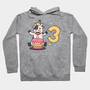 I am 3 with cow - kids birthday 3 years old Hoodie